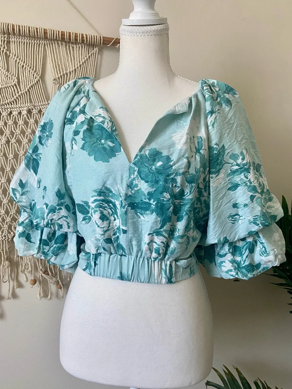 NWT DO+BE Mint Floral Puff Statement Sleeve Tie Back Romantic Crop Top Size S